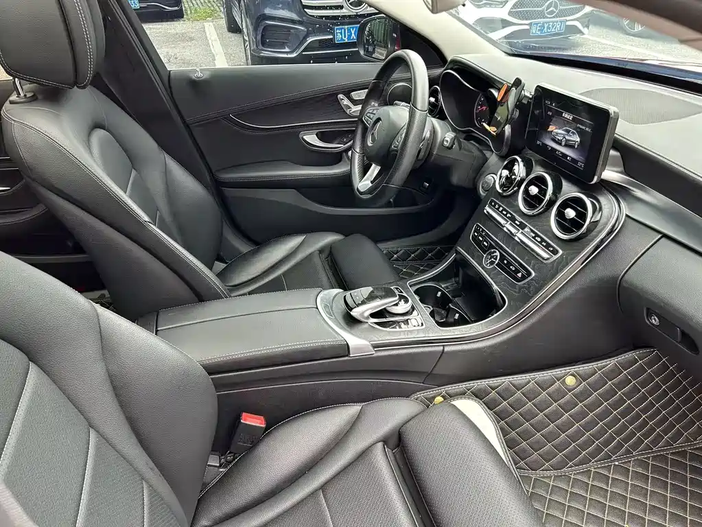 Mercedes-Benz C-Class — миниатюра 14