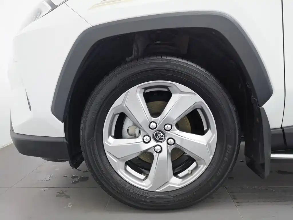 Toyota RAV4 — миниатюра 17