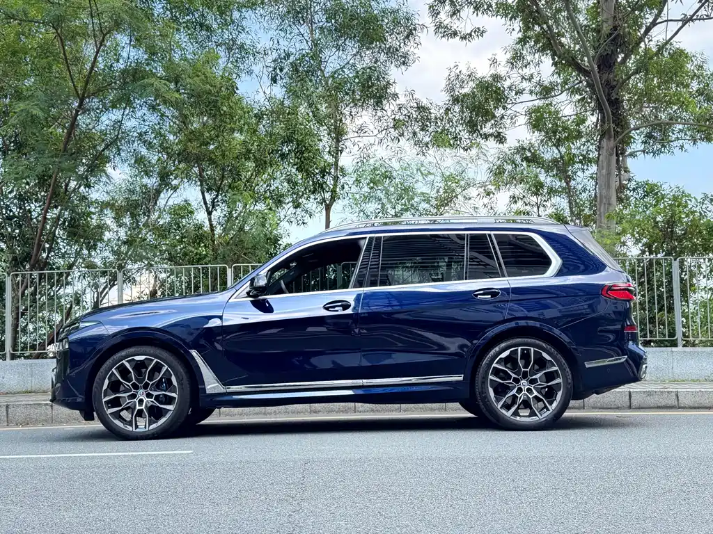 BMW X7 M60i — миниатюра 8