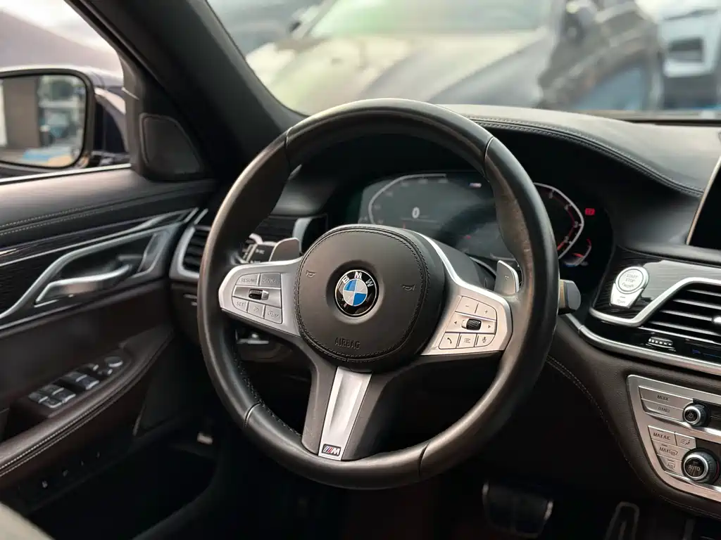 BMW 7 SERIES