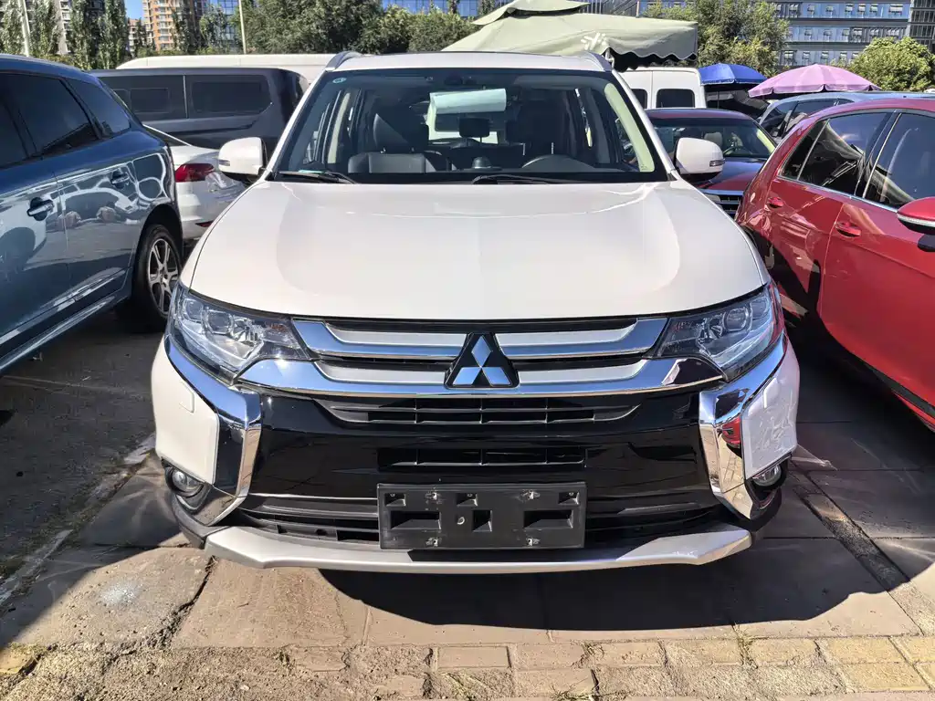 Mitsubishi Outlander — миниатюра 3