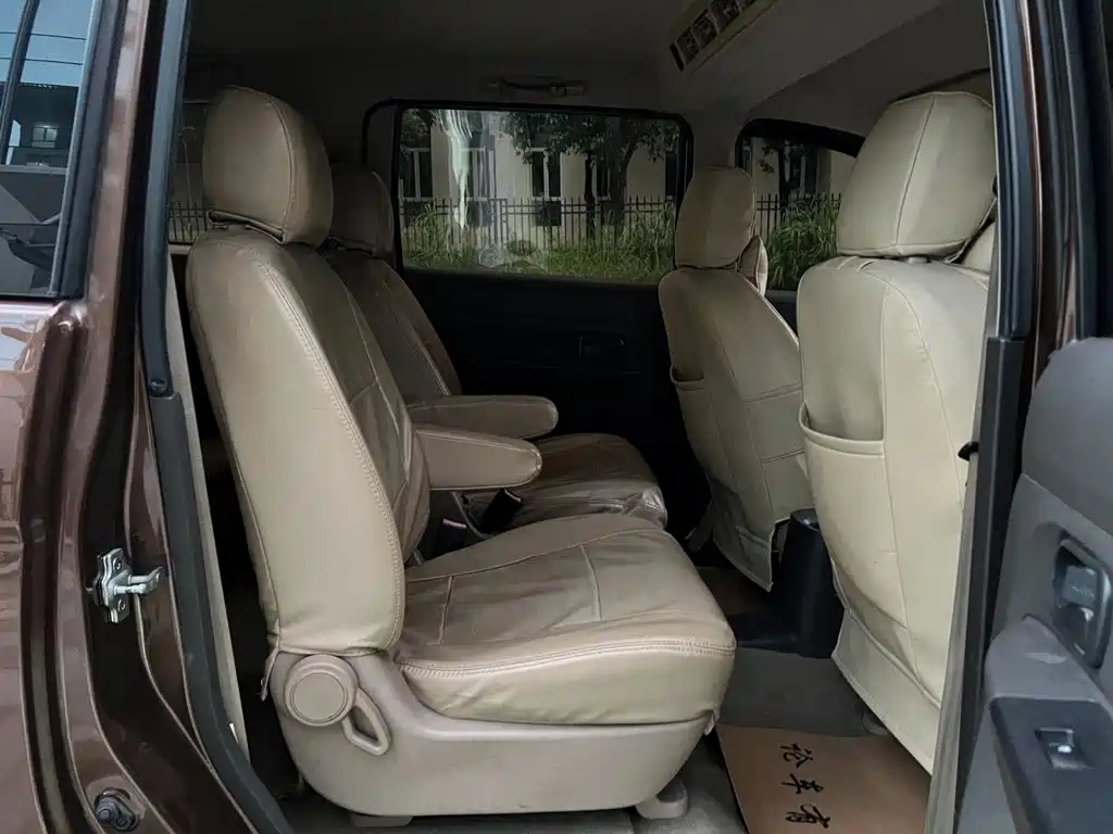Wuling Hongguang — миниатюра 16