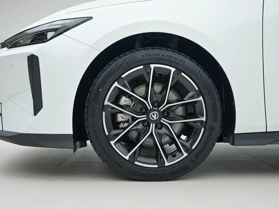 Changan UNI-V iDD — миниатюра 14