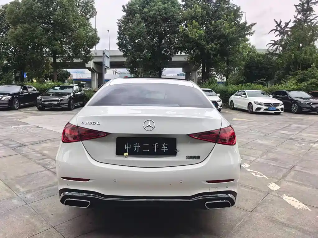 Mercedes-Benz C-Class — миниатюра 7
