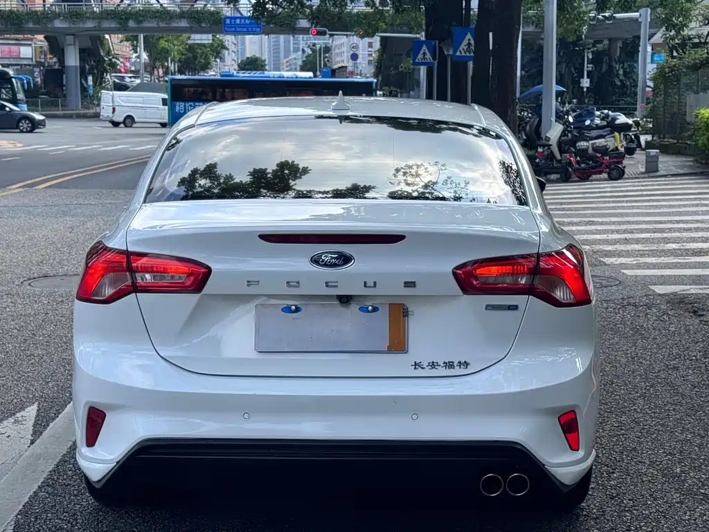 Ford Focus — миниатюра 7