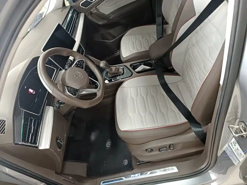 Volkswagen Tiguan L PHEV — миниатюра 15