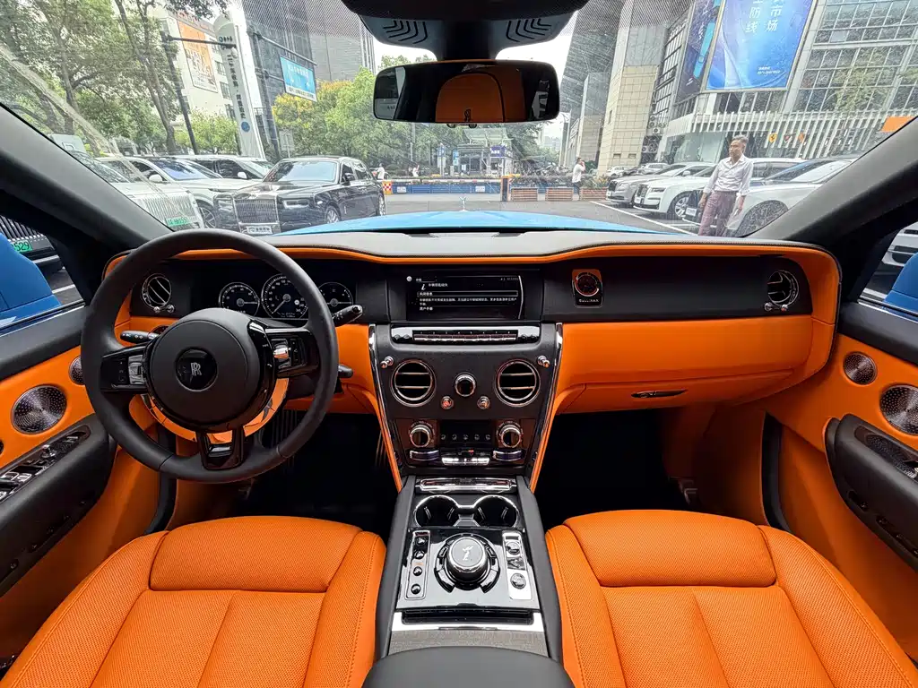 Rolls-Royce Cullinan — миниатюра 5