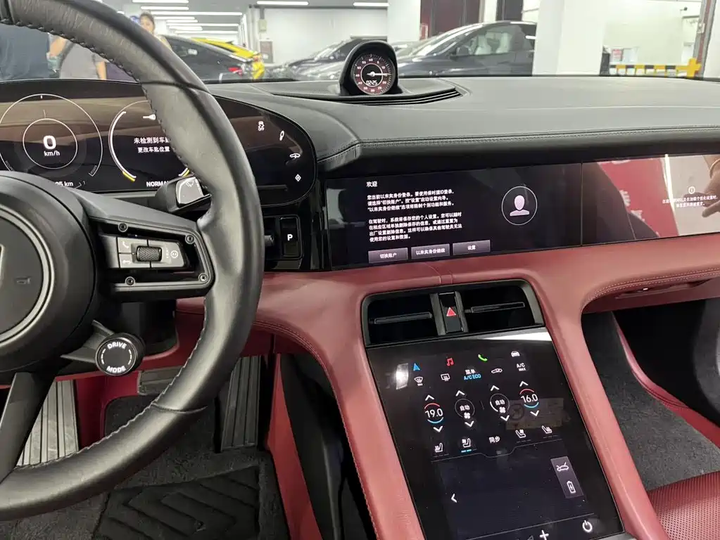 Porsche Taycan — миниатюра 6