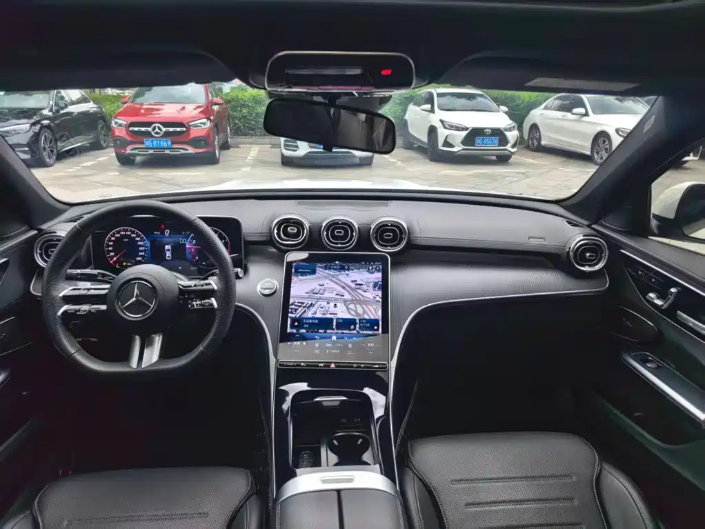 Mercedes-Benz C-Class — миниатюра 12