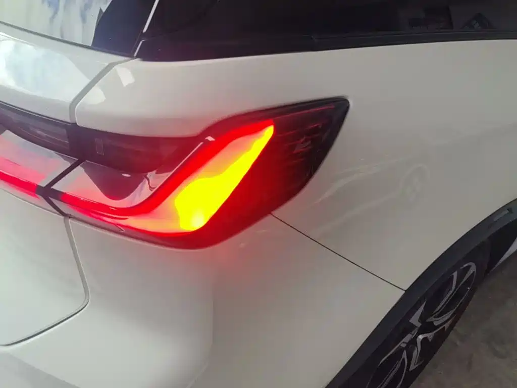 NIO ES8 — миниатюра 8