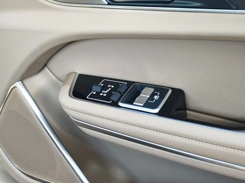Jaguar XFL — миниатюра 16
