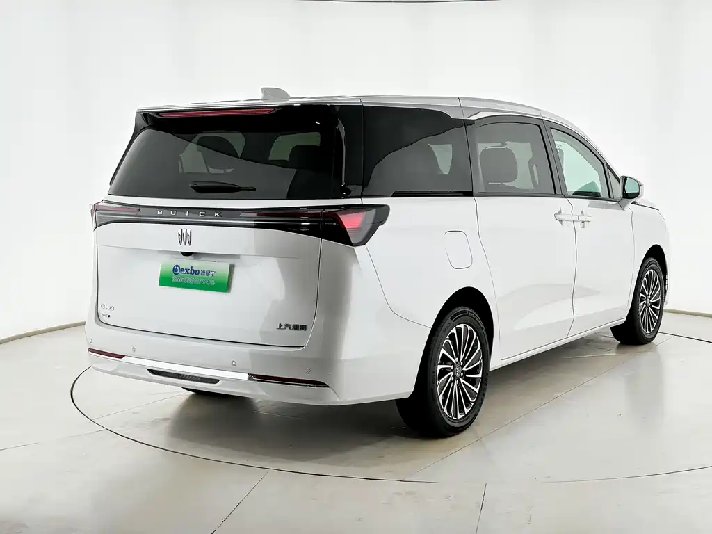 Buick GL8 Hybrid — миниатюра 2