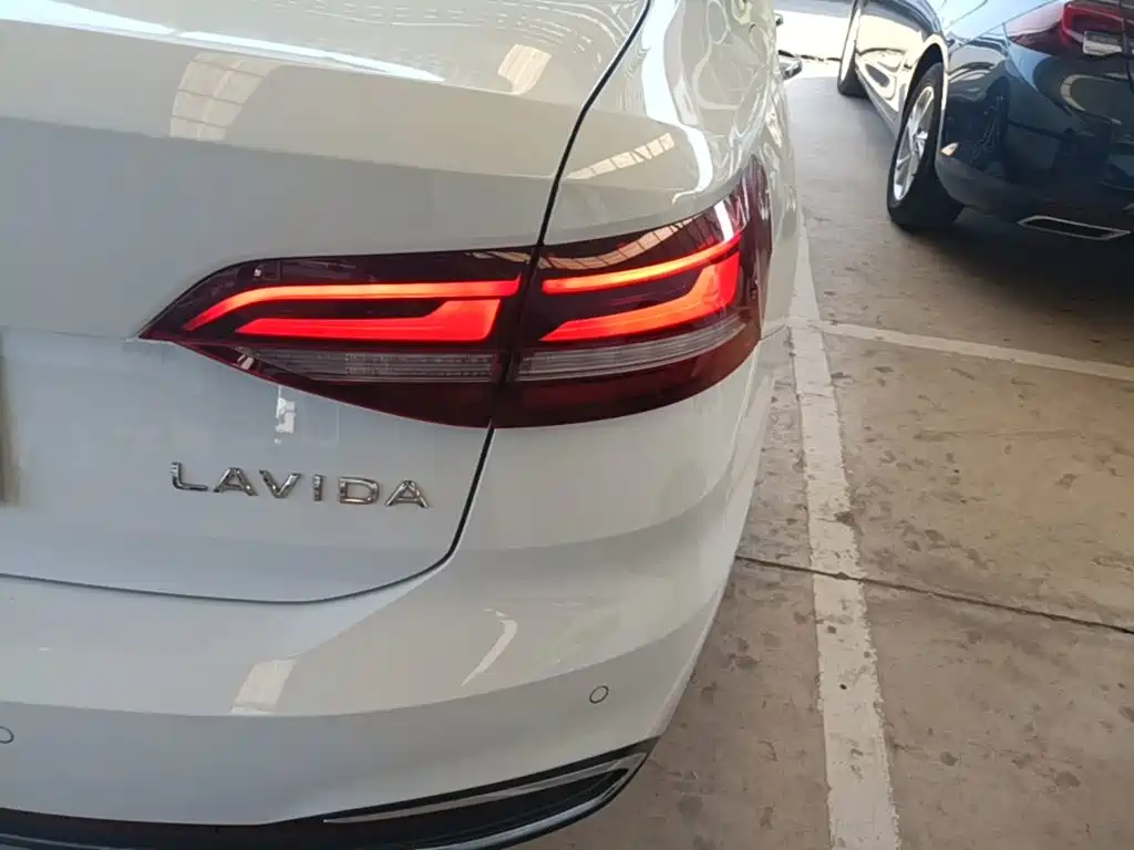 Volkswagen Lavida — миниатюра 8