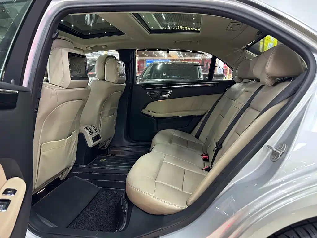 Mercedes-Benz E-Class — миниатюра 6