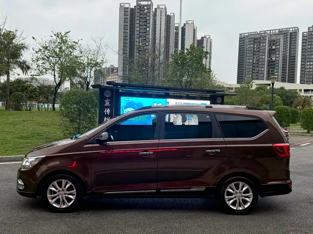 Baojun 730 2016 1.5T MT Luxury 7 мест