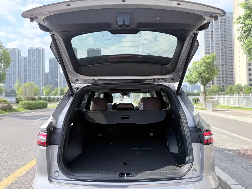 Geely Xingyue L — миниатюра 13