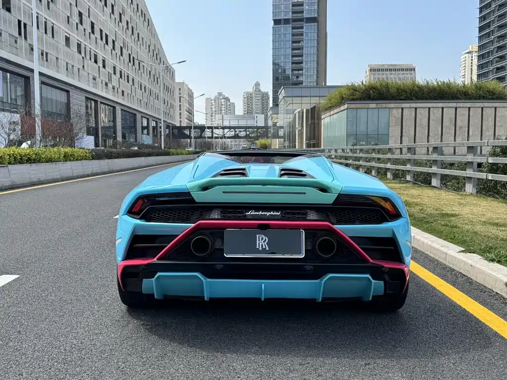 LAMBORGHINI HURACÁN