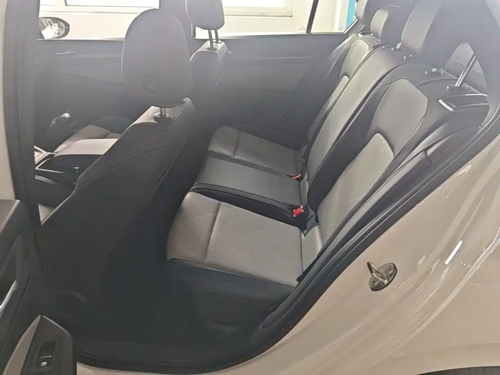 Volkswagen Golf — миниатюра 17