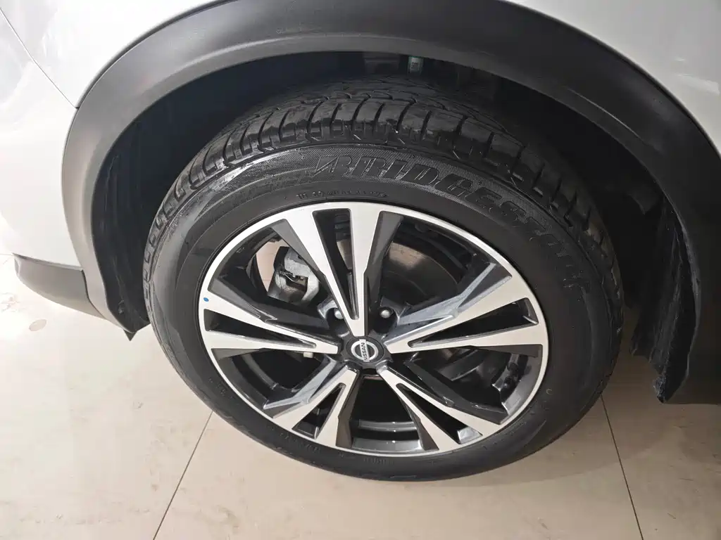 Nissan Qashqai — миниатюра 17