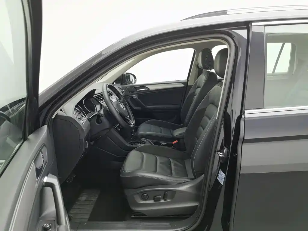 Volkswagen Tiguan L — миниатюра 10