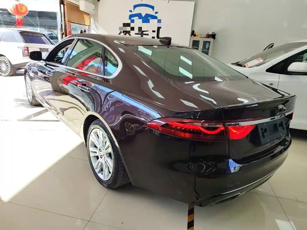 Jaguar XFL — миниатюра 5