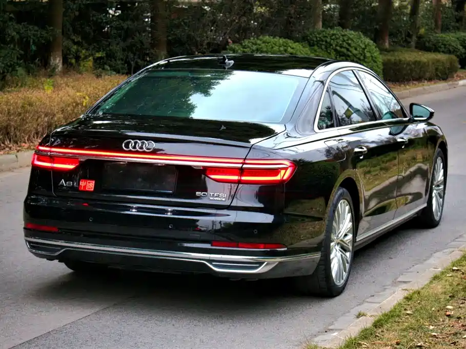 AUDI A8