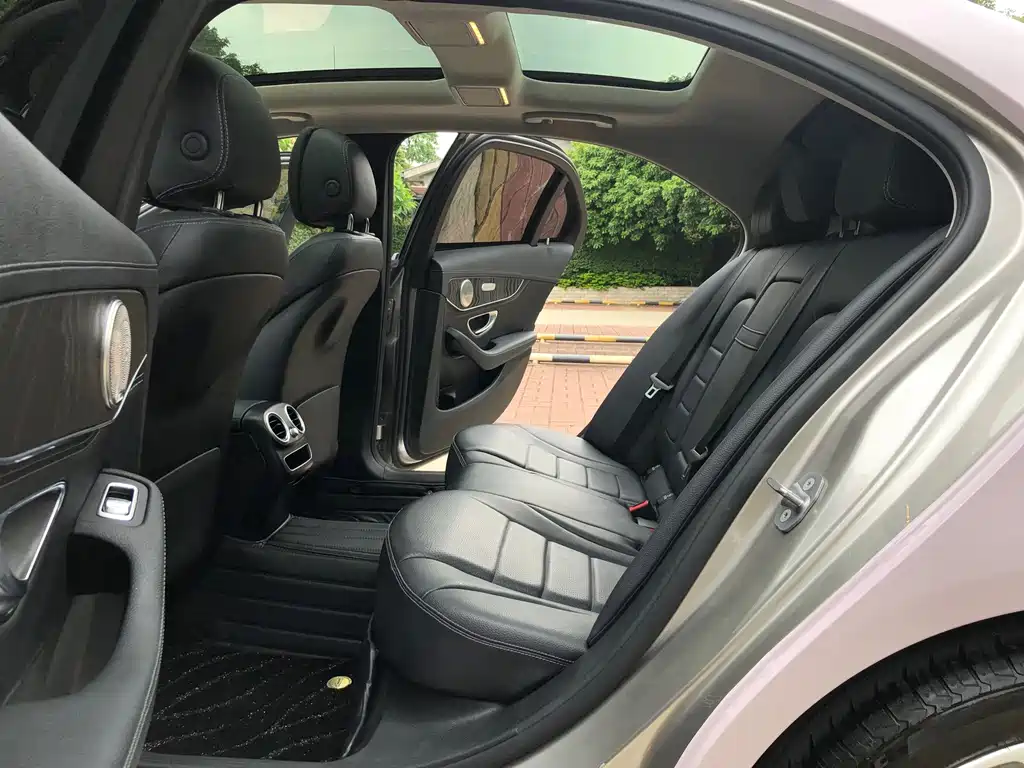 Mercedes-Benz C-Class — миниатюра 14