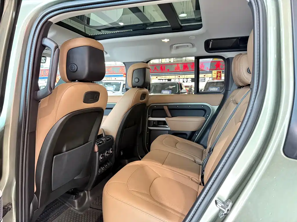 Land Rover Defender — миниатюра 12