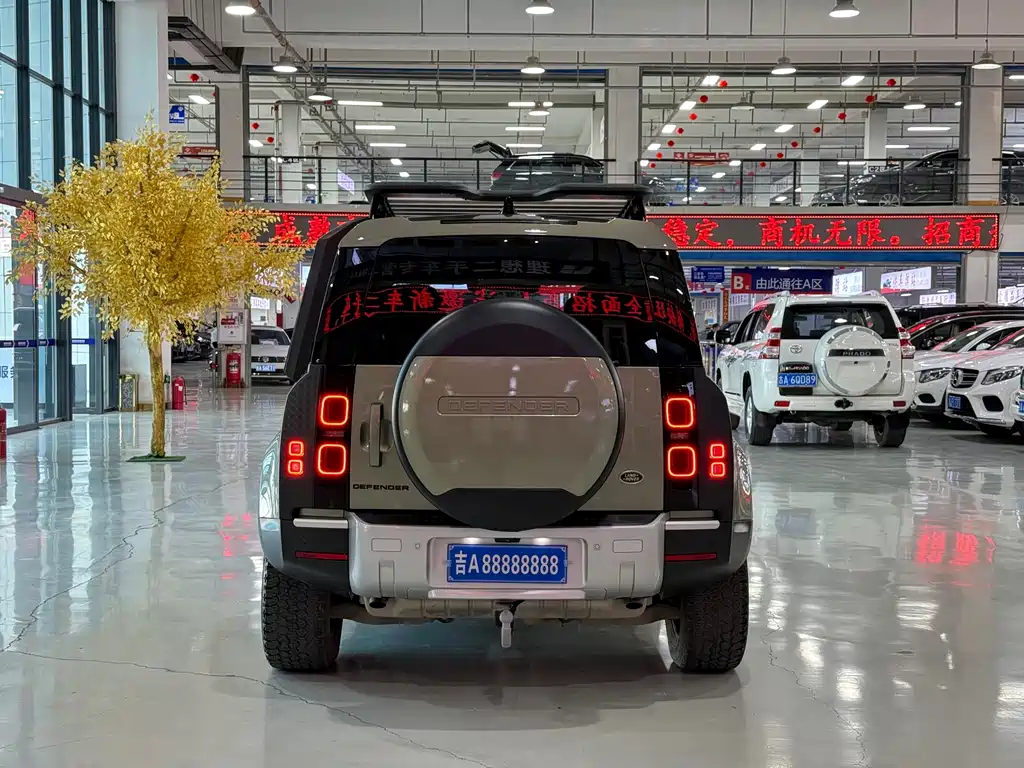 Land Rover Defender — миниатюра 5