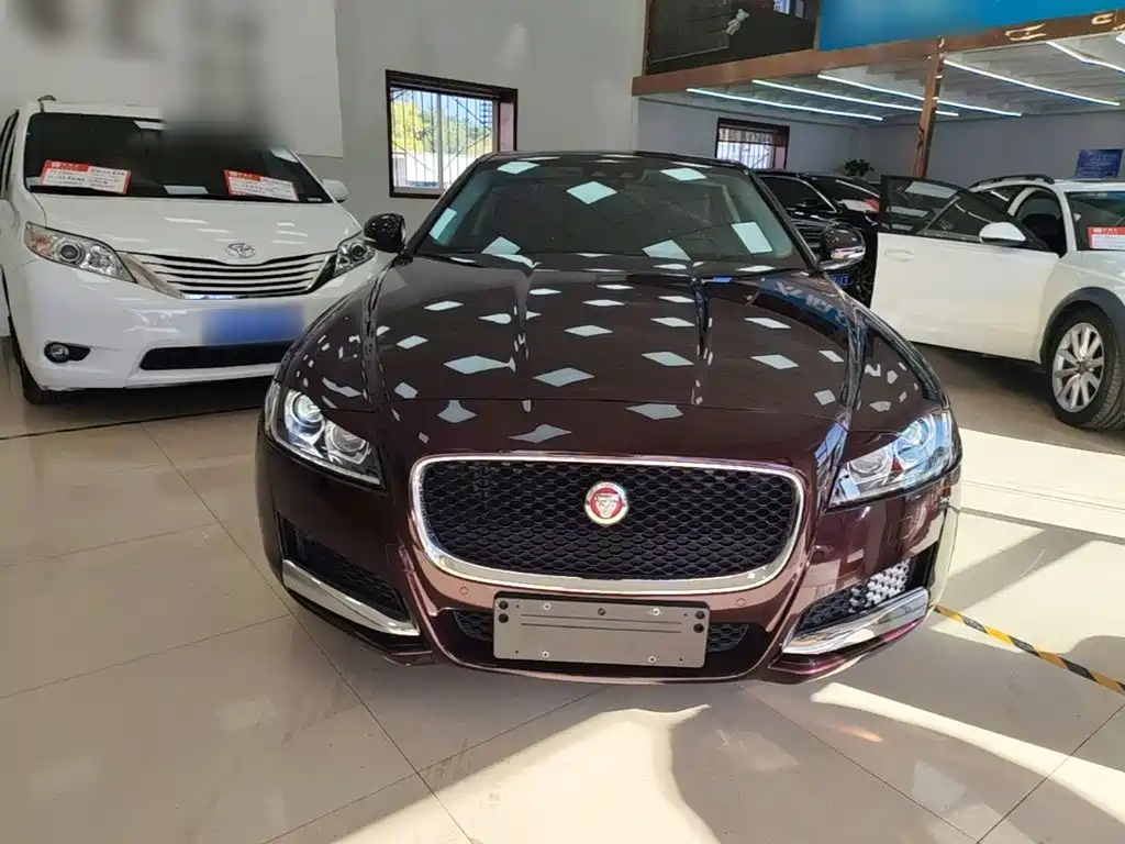 Jaguar XFL — миниатюра 3