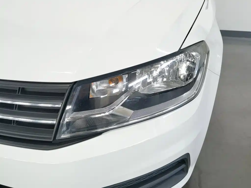 Volkswagen Santana — миниатюра 7