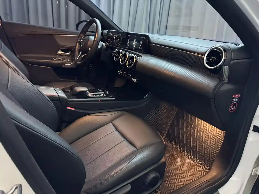Mercedes-Benz A-Class — миниатюра 9