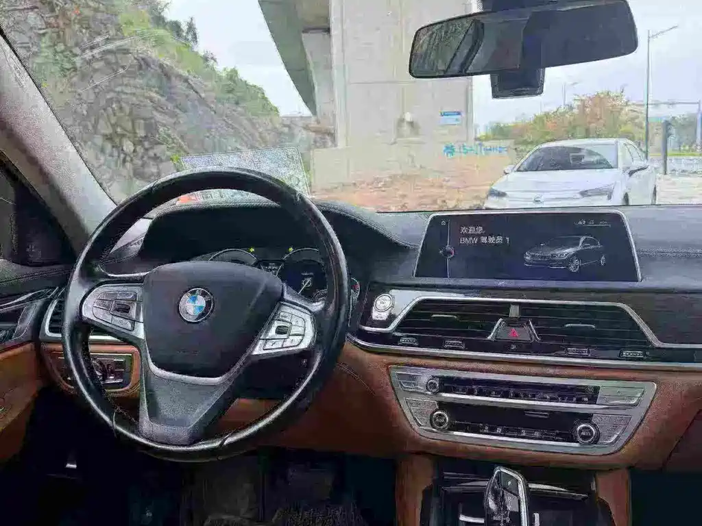 BMW 7 SERIES
