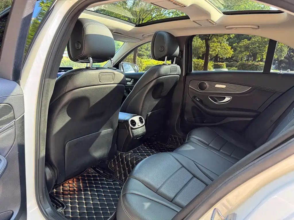 Mercedes-Benz C-Class — миниатюра 10