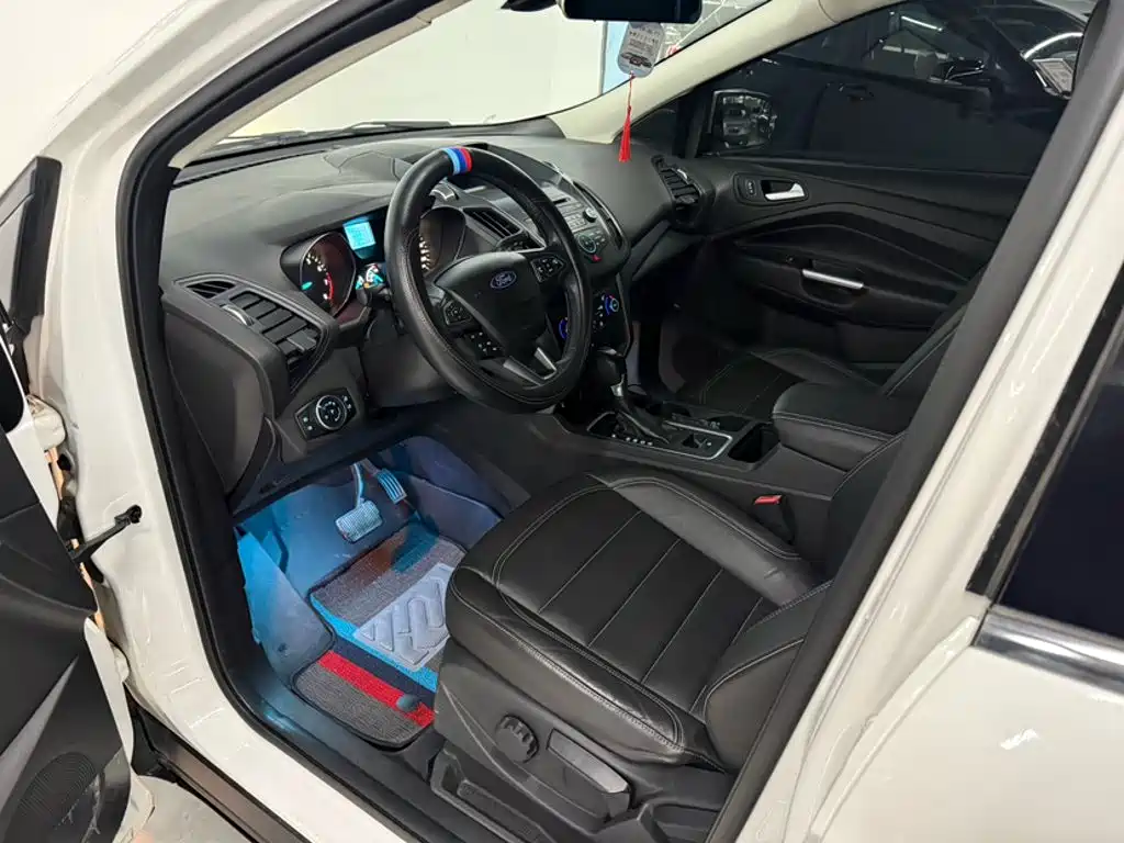 Ford Kuga — миниатюра 16