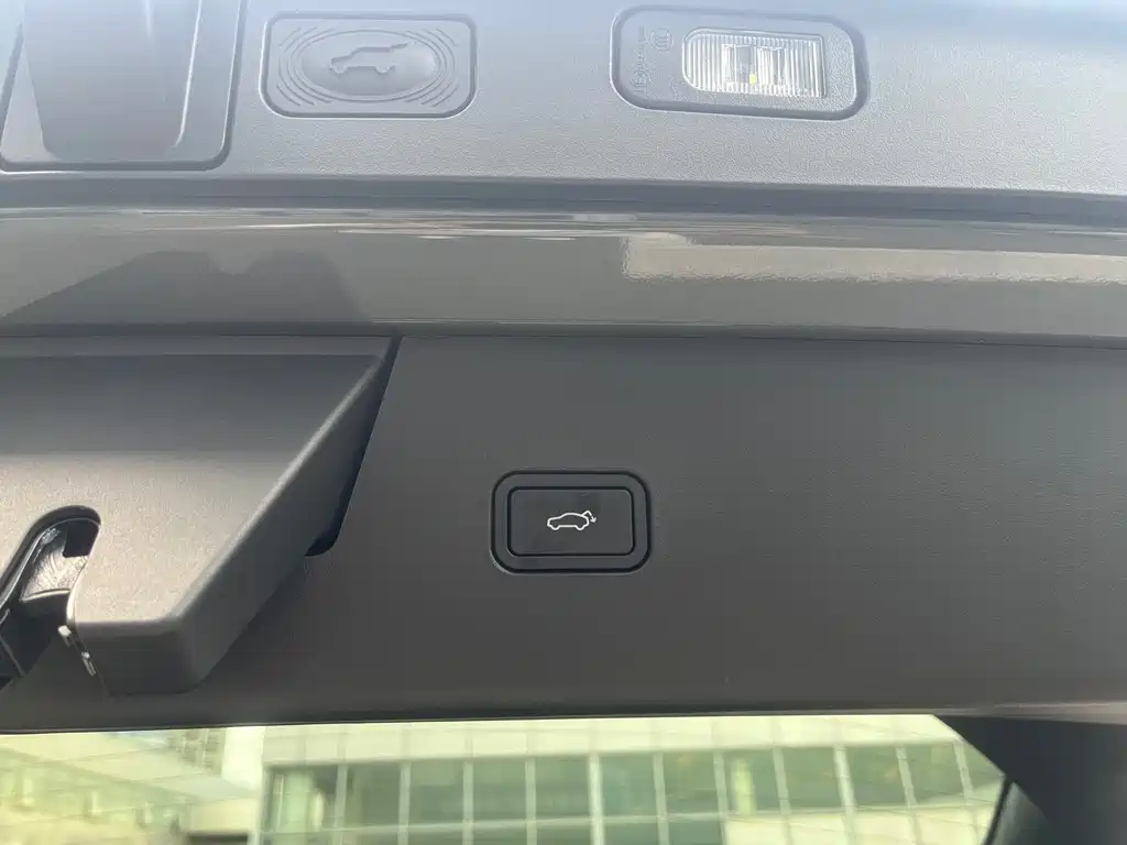 Volvo XC70 PHEV — миниатюра 16