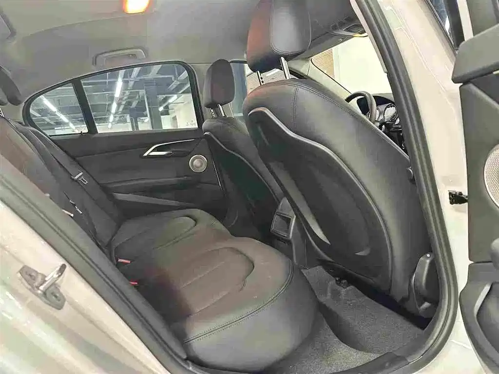 BMW 1 Series — миниатюра 14
