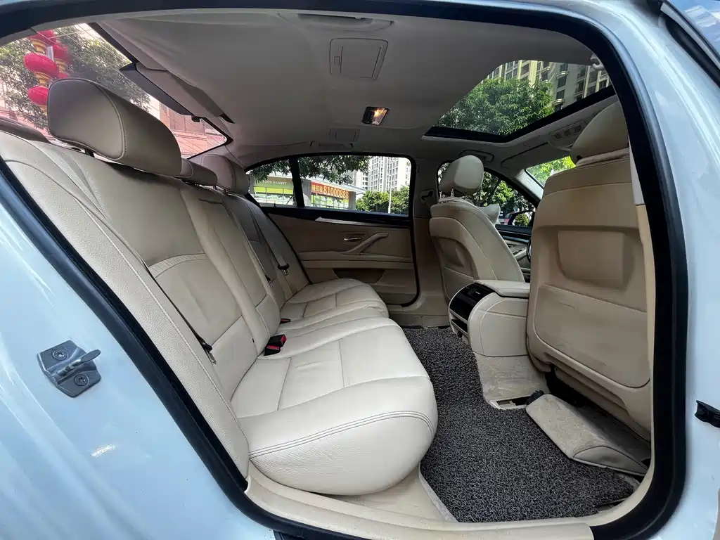 BMW 5 Series — миниатюра 15