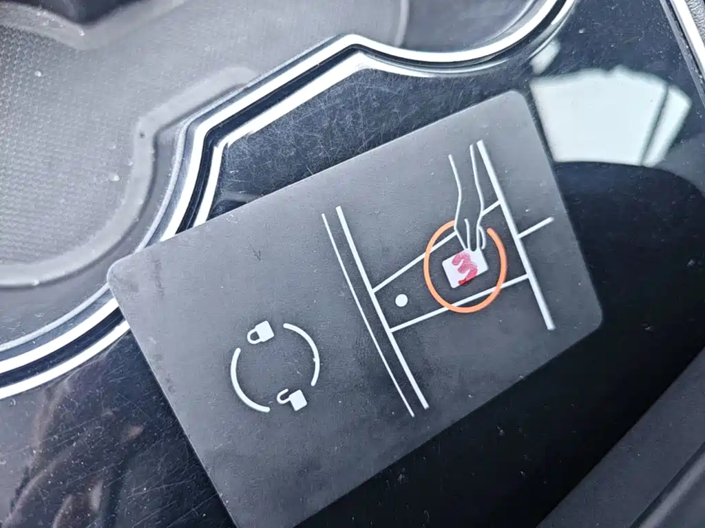 Tesla Model 3 — миниатюра 9