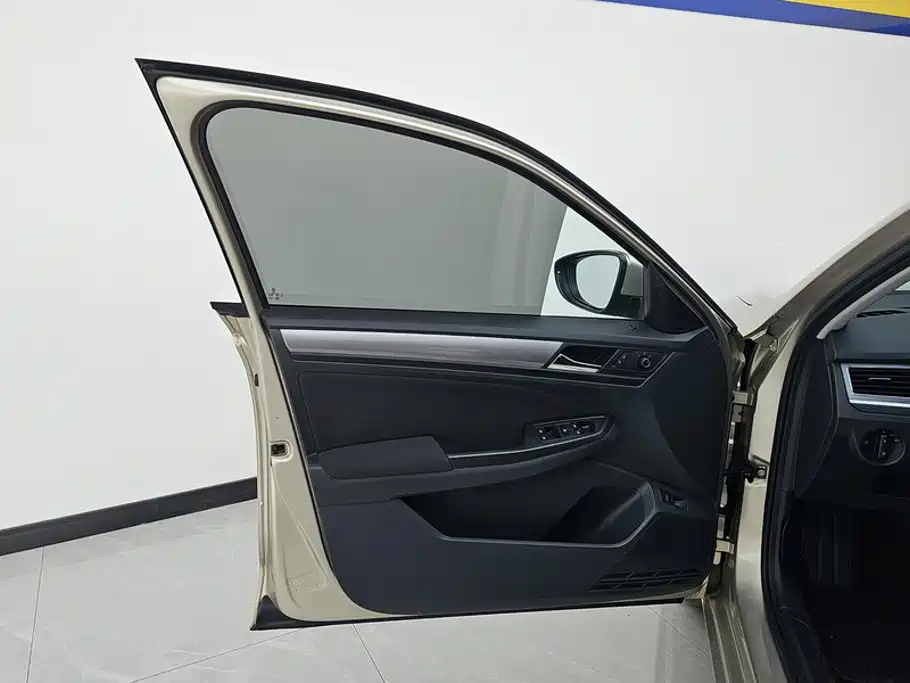 Volkswagen Bora — миниатюра 7