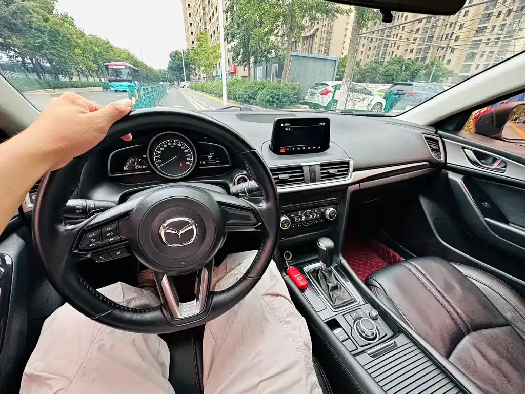 Mazda 3 Axela — миниатюра 9