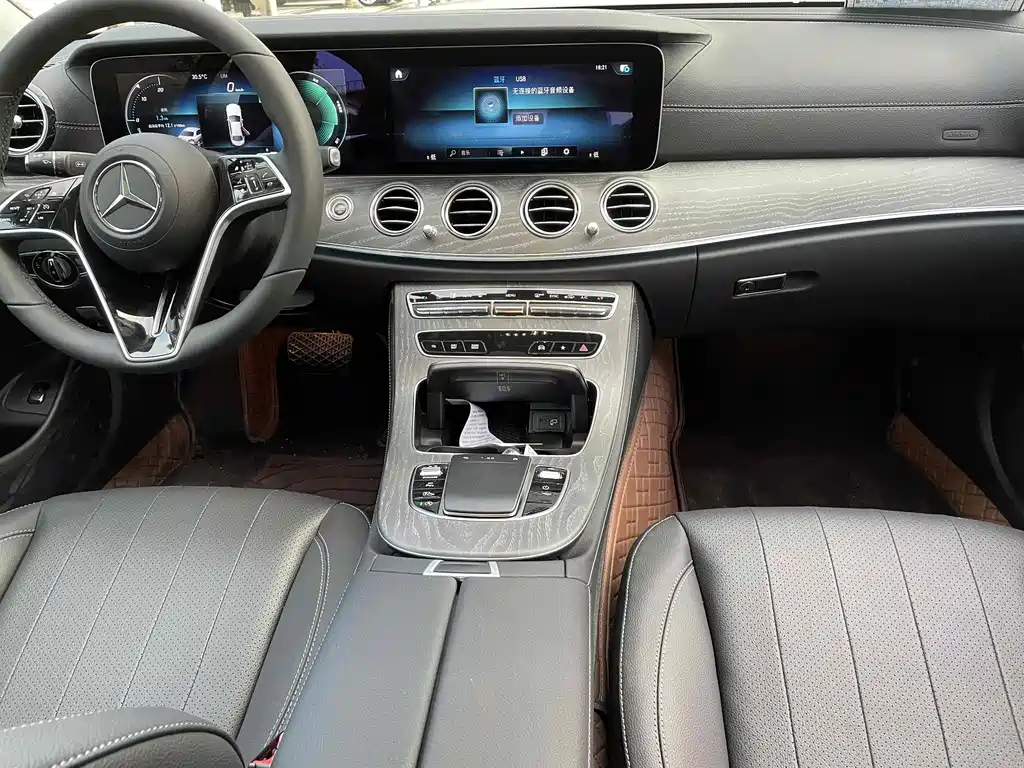 Mercedes-Benz E-Class — миниатюра 9