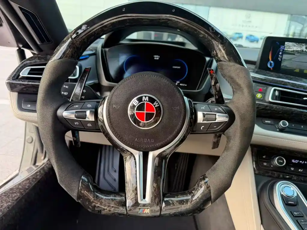 BMW i8 — миниатюра 10