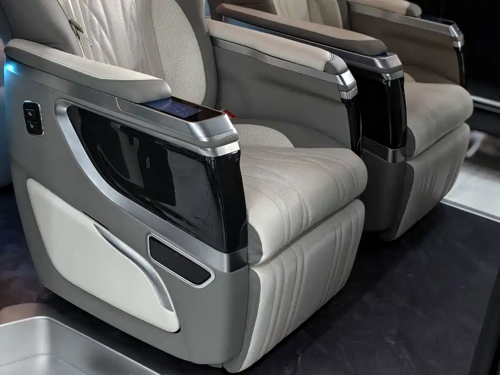 Mercedes-Benz V-Class — миниатюра 16