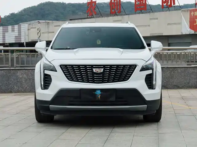CADILLAC XT4
