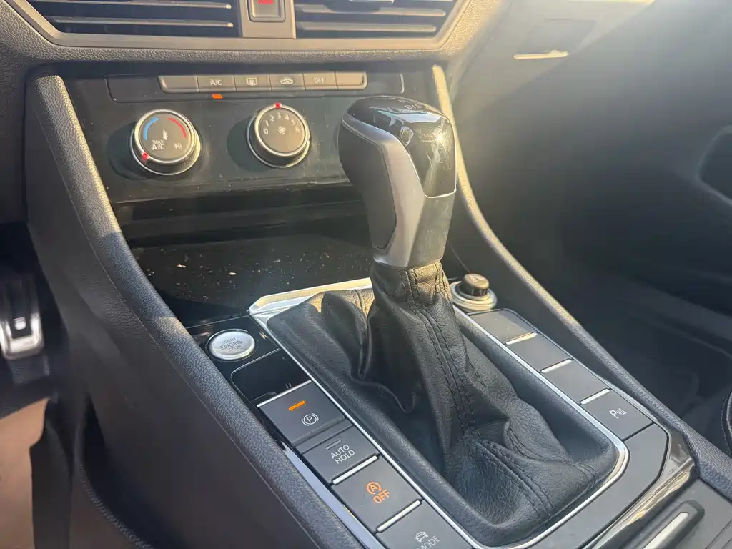 Volkswagen Sagitar — миниатюра 16