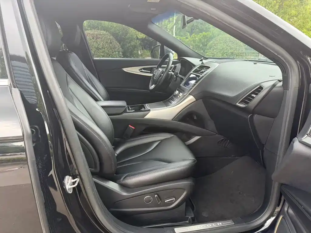 Lincoln Nautilus 2019 2.0T V