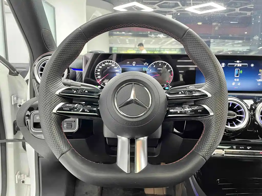 Mercedes-Benz A-Class — миниатюра 14