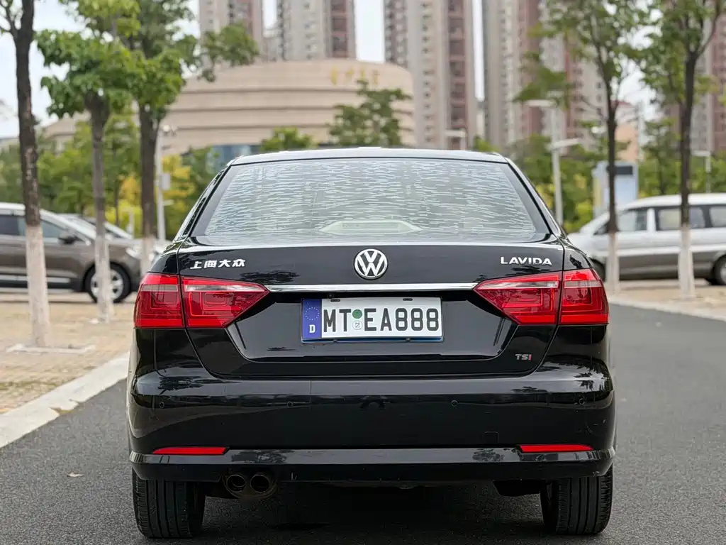 Volkswagen Lavida — миниатюра 5