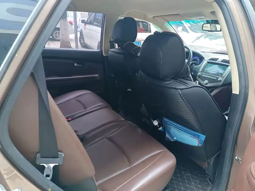 BYD S6 — миниатюра 8